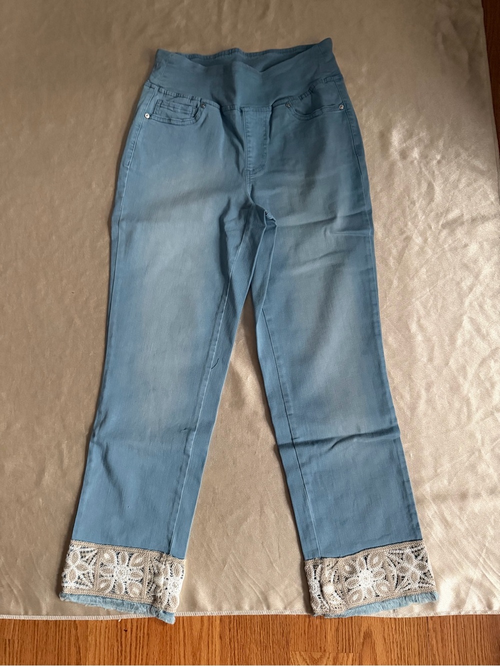 Belle Kim Gravel Regular TripleLuxe Denim Crochet Cropped Pant sz.4 a686381 nwot